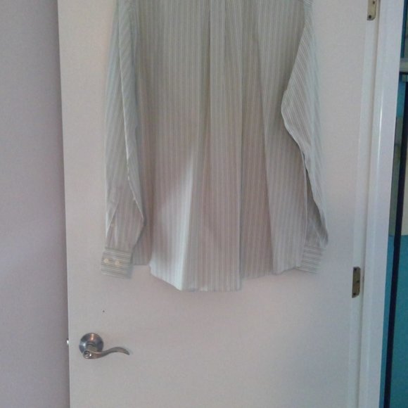 Eddie Bauer & Tasso Elba Dress shirts- 2 shirts for the price of 1! GREAT DEAL!! - Picture 5 of 9